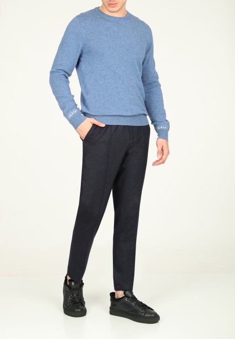 брюки  по цене 76230 руб вид справа