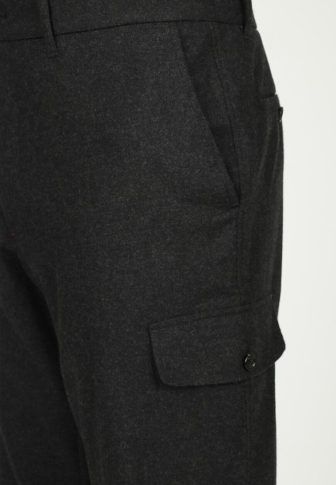 Товар черного цвета с внутренней стороны