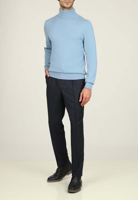 брюки  по цене 88130 руб вид справа