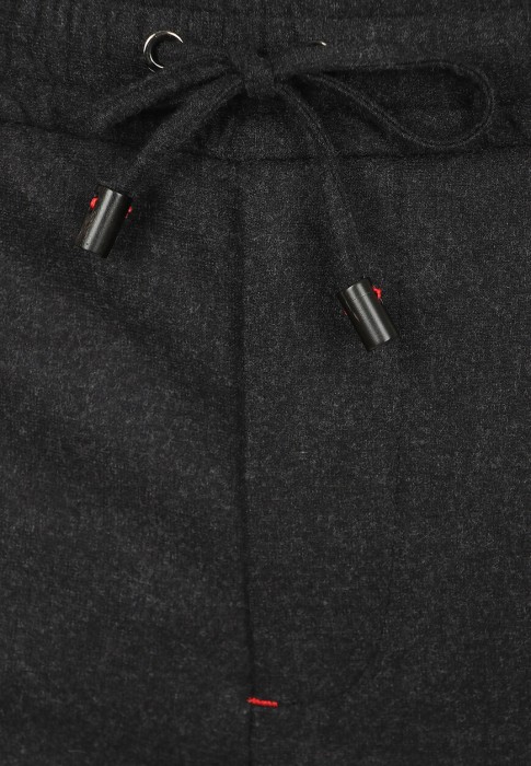 брюки  из проверенных материалов спереди