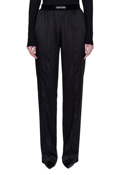 Товар черного цвета с внутренней стороны