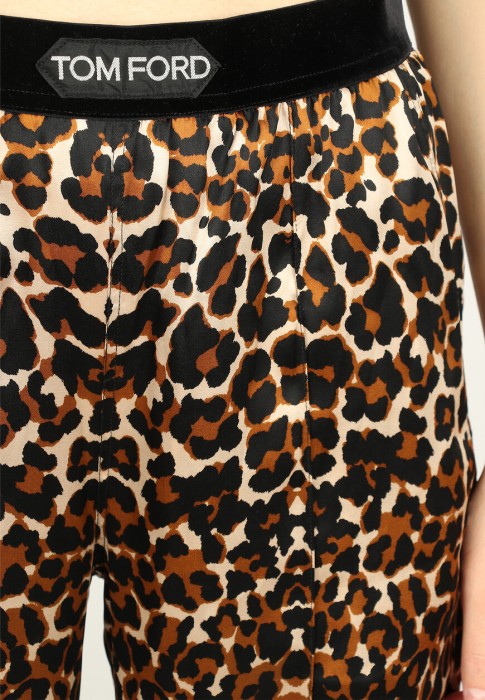 брюки  из проверенных материалов спереди