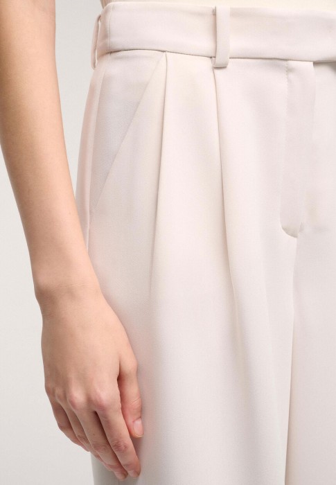 брюки  из проверенных материалов спереди