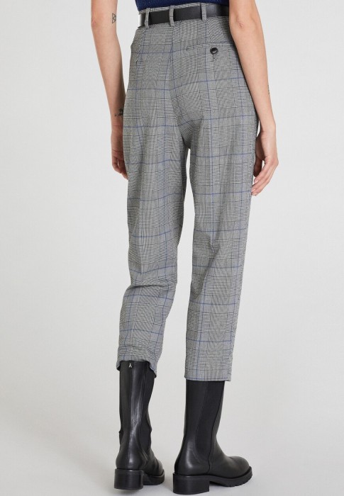 Товар серого цвета с внутренней стороны