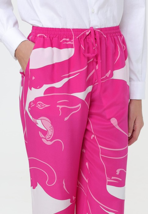 Товар розового цвета с внутренней стороны