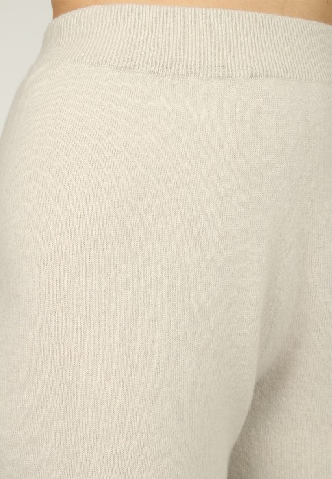 брюки  из проверенных материалов спереди