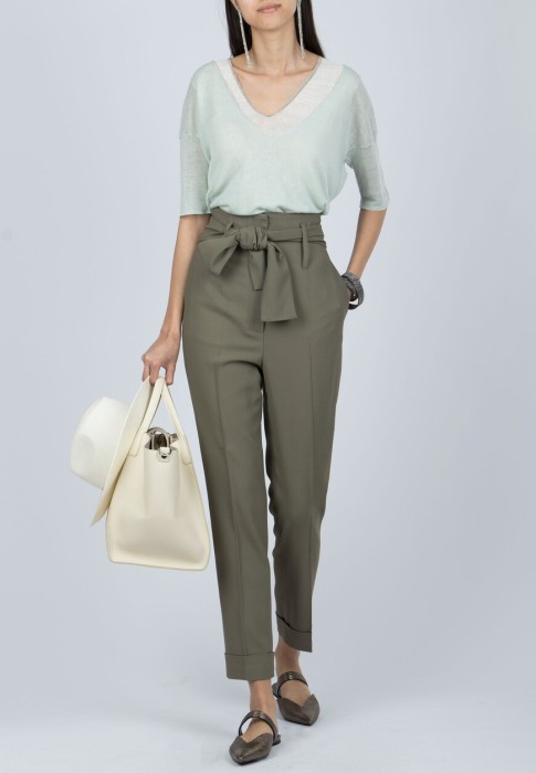 брюки  по цене 41930 руб вид справа