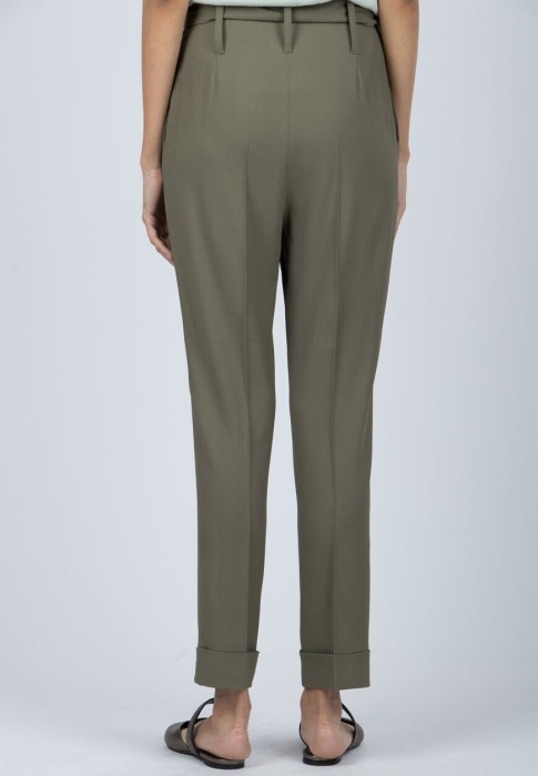 Товар зеленого цвета с внутренней стороны