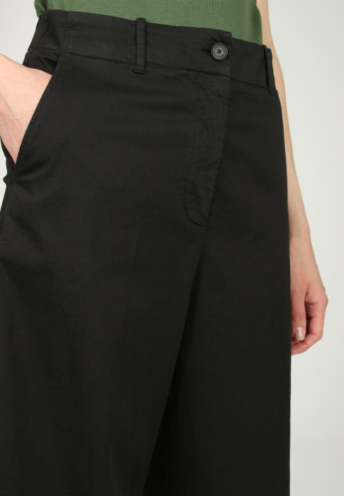 брюки  из проверенных материалов спереди