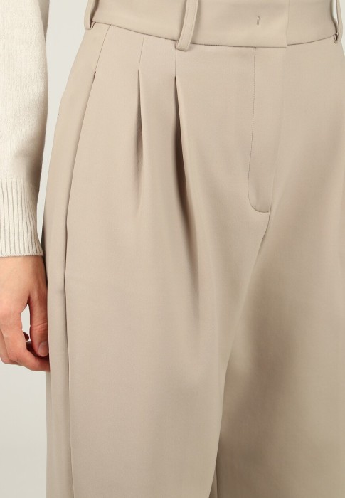 брюки  из проверенных материалов спереди