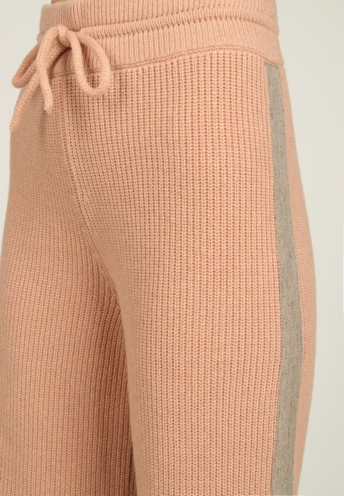 брюки  из проверенных материалов спереди