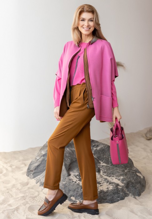 брюки  по цене 46130 руб вид справа