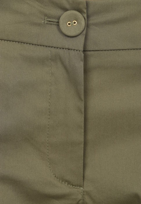 Товар зеленого цвета с внутренней стороны