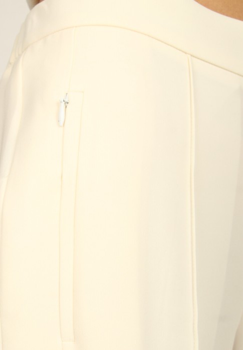 брюки  из проверенных материалов спереди