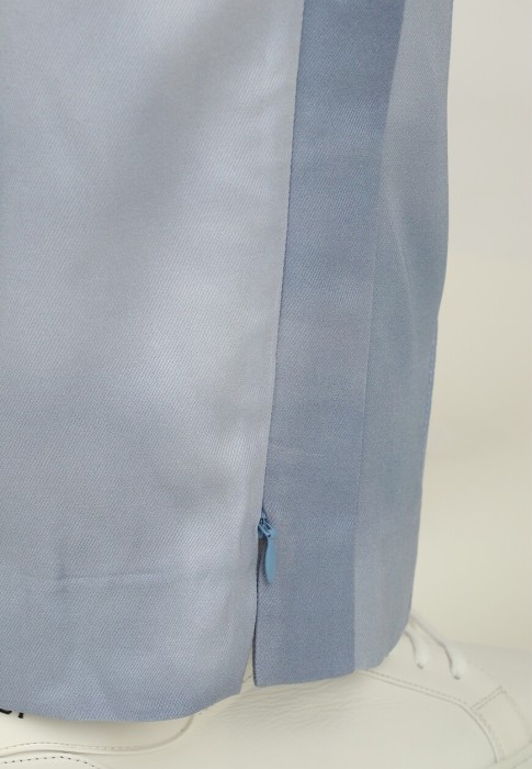 Товар голубого цвета с внутренней стороны