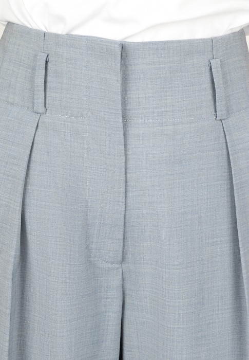 Товар голубого цвета с внутренней стороны