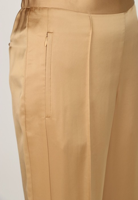 брюки  из проверенных материалов спереди