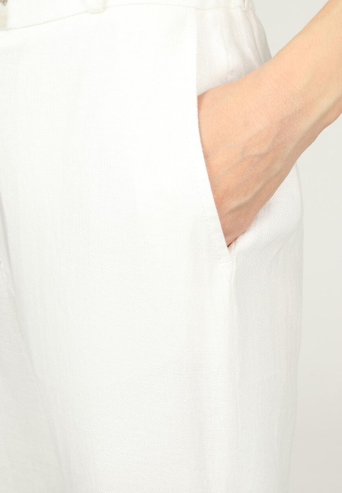 Товар белого цвета с внутренней стороны