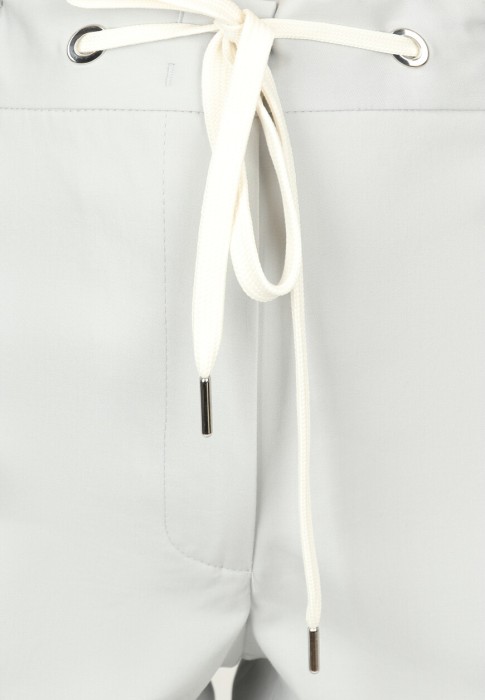 Товар серого цвета с внутренней стороны