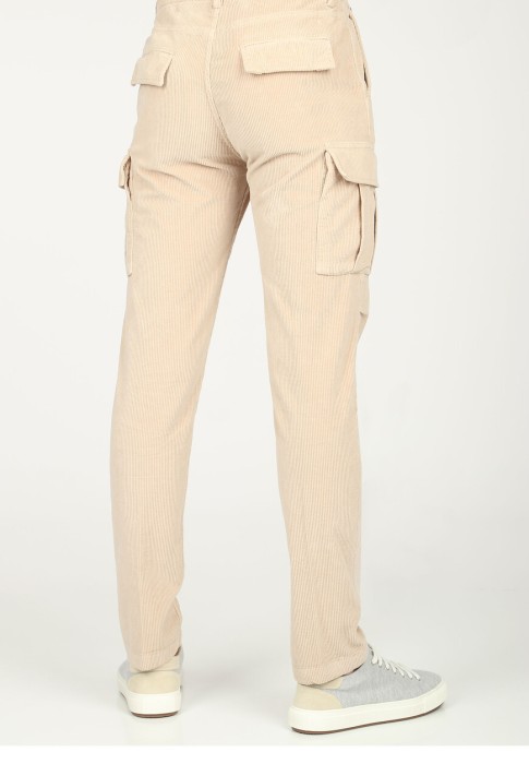 Товар бежевого цвета с внутренней стороны