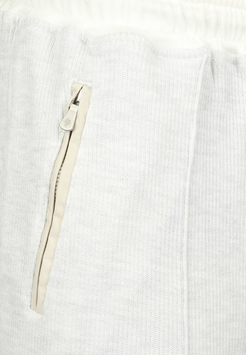 брюки  из проверенных материалов спереди