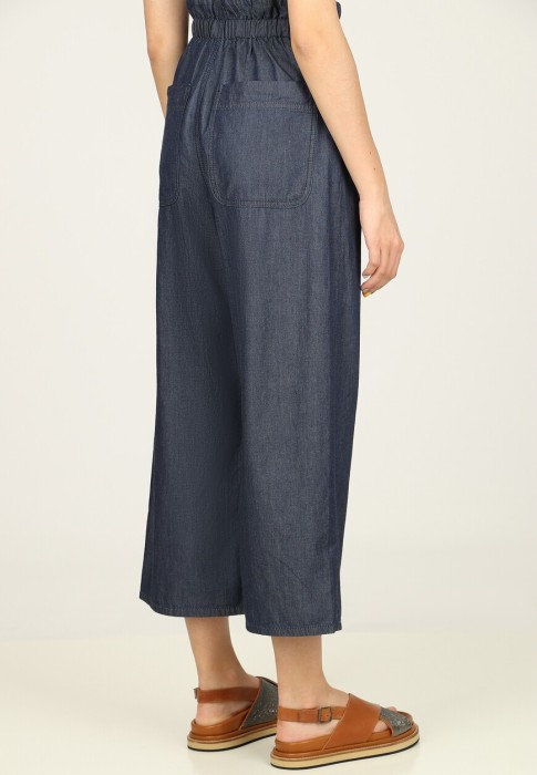 Товар синего цвета с внутренней стороны