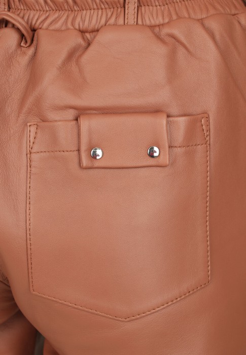 брюки  из проверенных материалов спереди