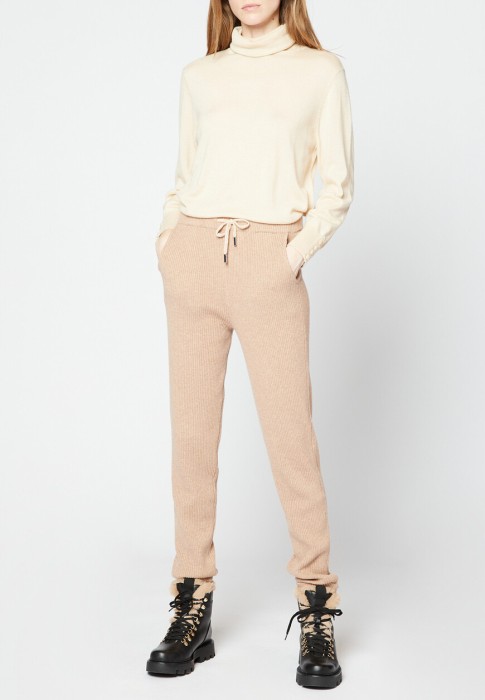 брюки  по цене 54530 руб вид справа