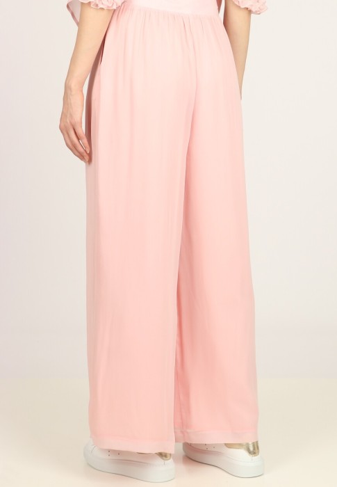 Товар розового цвета с внутренней стороны