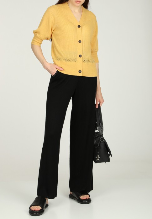 брюки  по цене 41230 руб вид справа