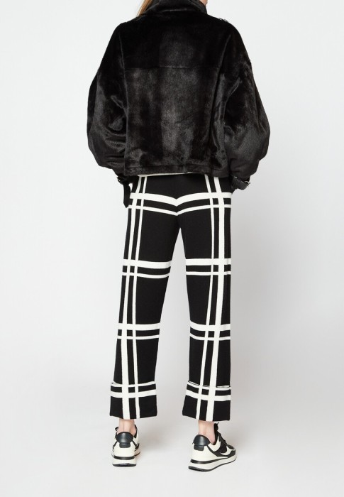 брюки  из проверенных материалов спереди