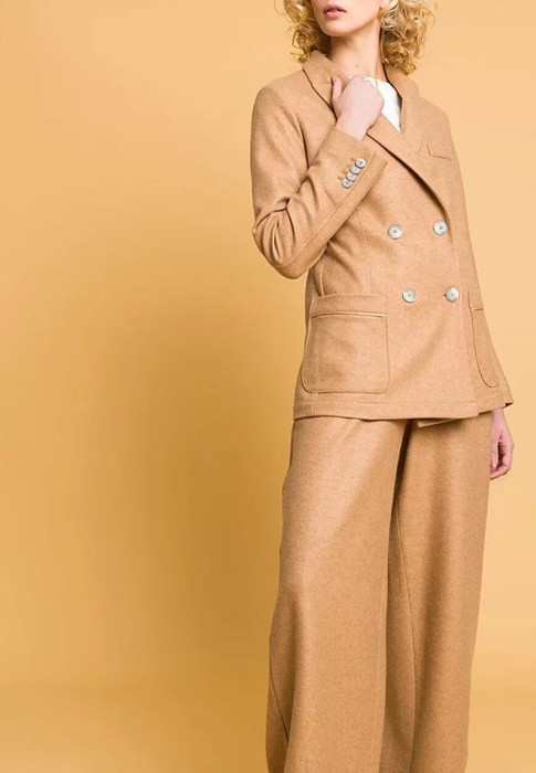 брюки  по цене 30030 руб вид справа