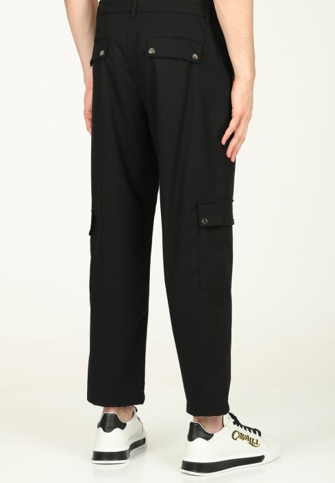 Товар черного цвета с внутренней стороны