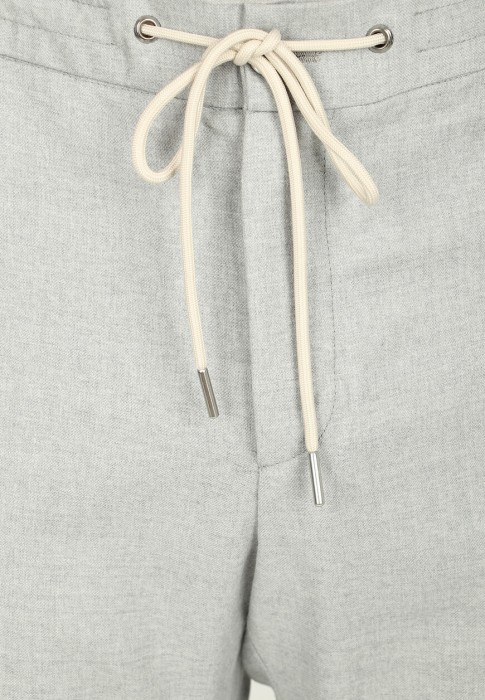 Товар серого цвета с внутренней стороны