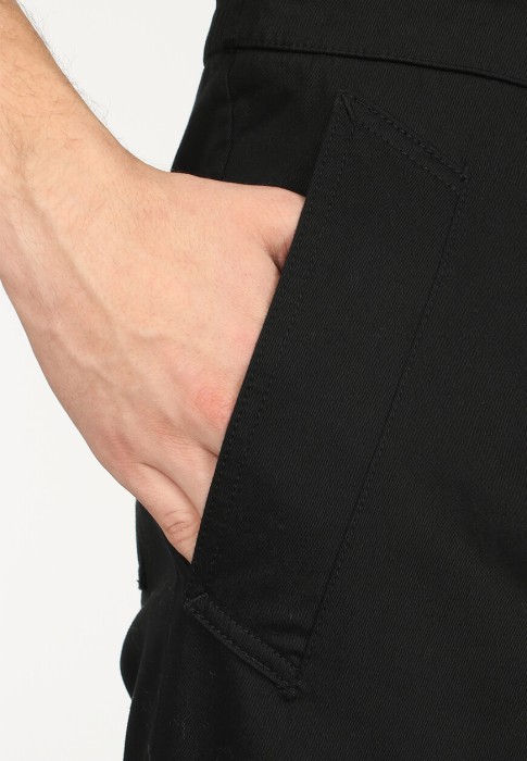 Товар черного цвета с внутренней стороны