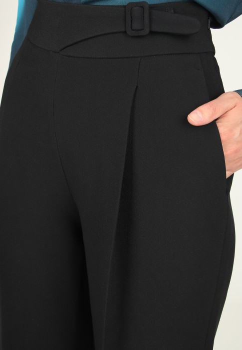 брюки  из проверенных материалов спереди