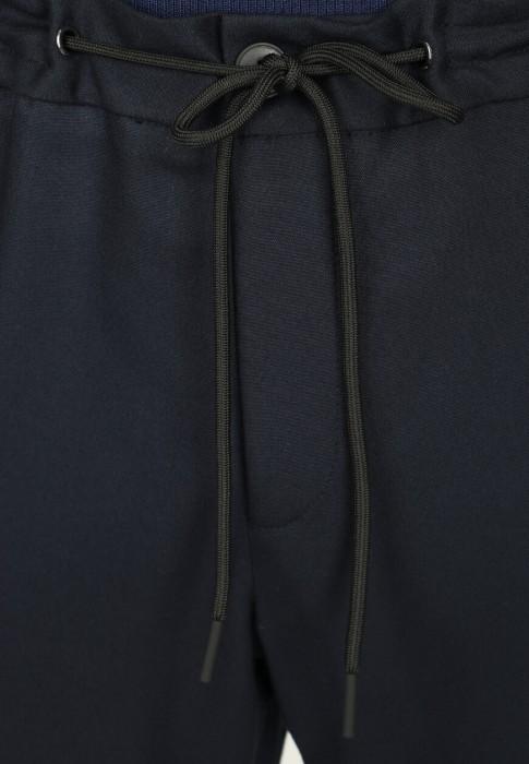 Товар синего цвета с внутренней стороны