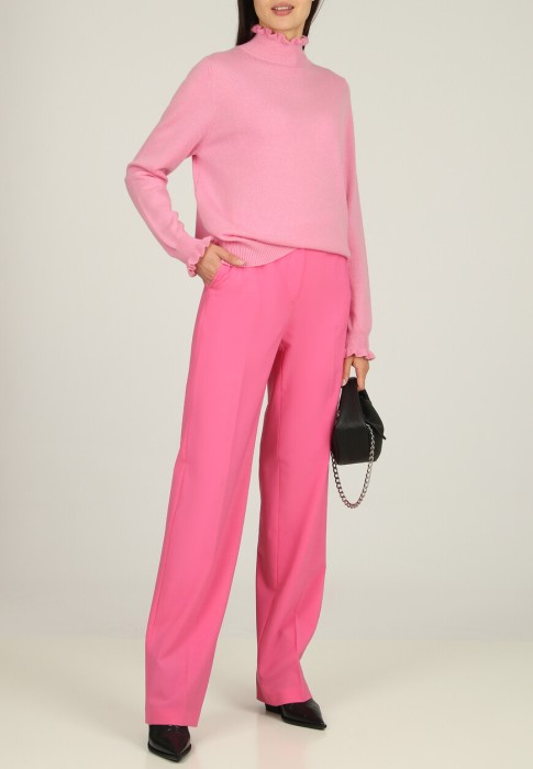 брюки  по цене 40355 руб вид справа