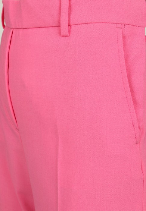 Товар розового цвета с внутренней стороны