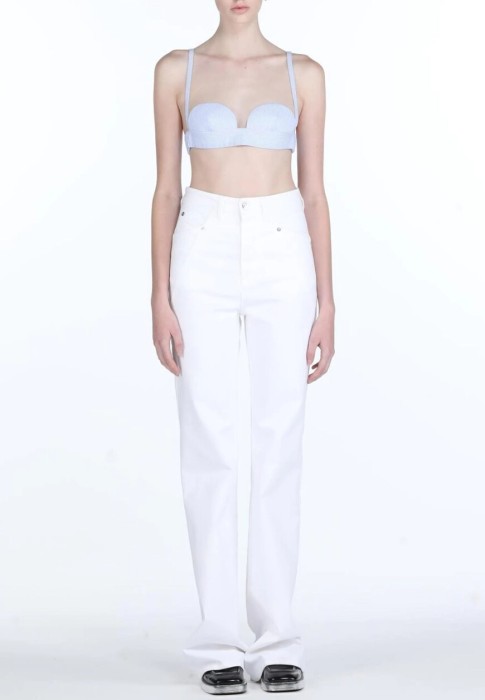 Товар белого цвета с внутренней стороны