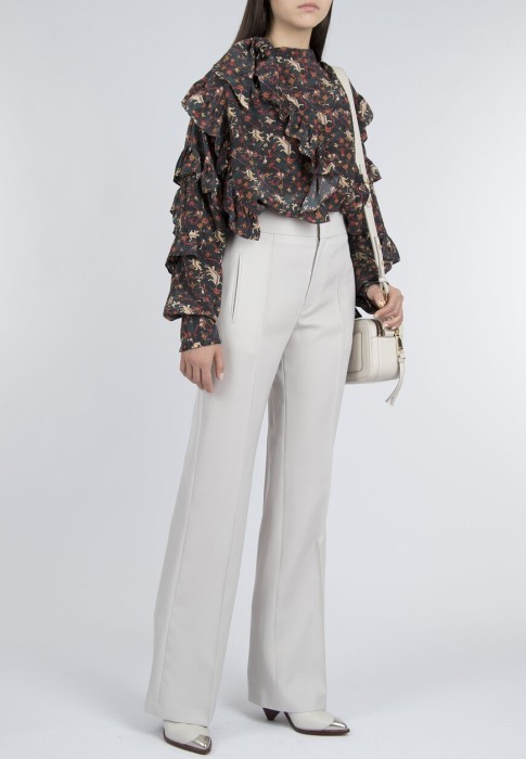 Товар серого цвета с внутренней стороны