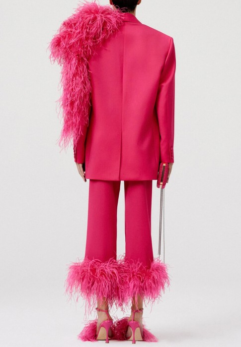 Товар розового цвета с внутренней стороны