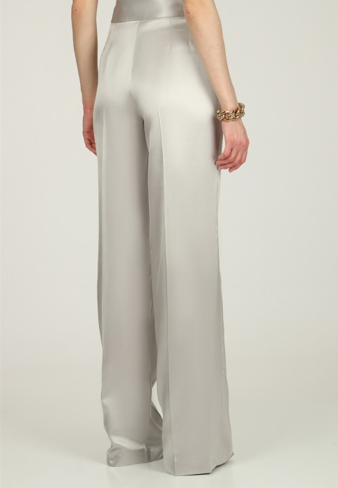 Товар серого цвета с внутренней стороны