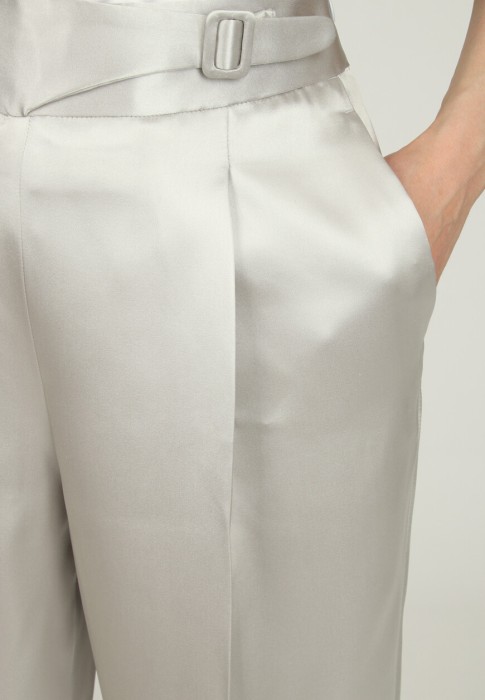 брюки  из проверенных материалов спереди