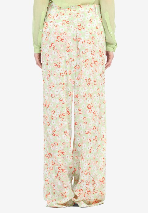 Товар зеленого цвета с внутренней стороны