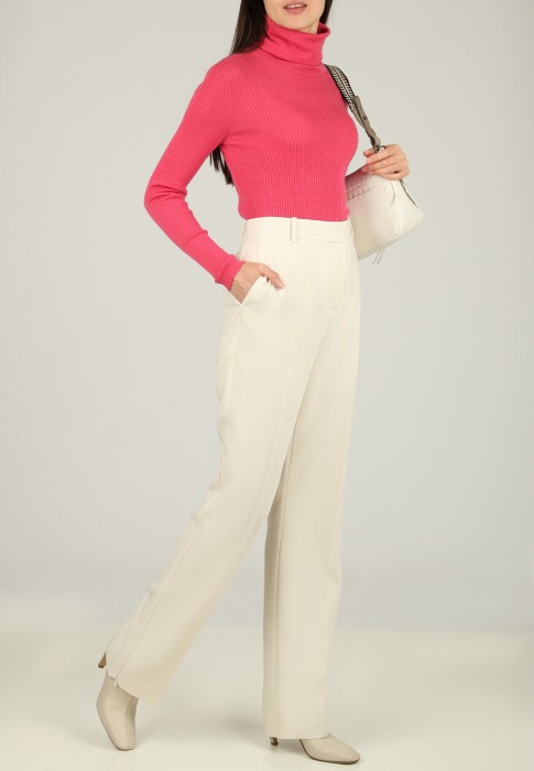 брюки  по цене 67130 руб вид справа