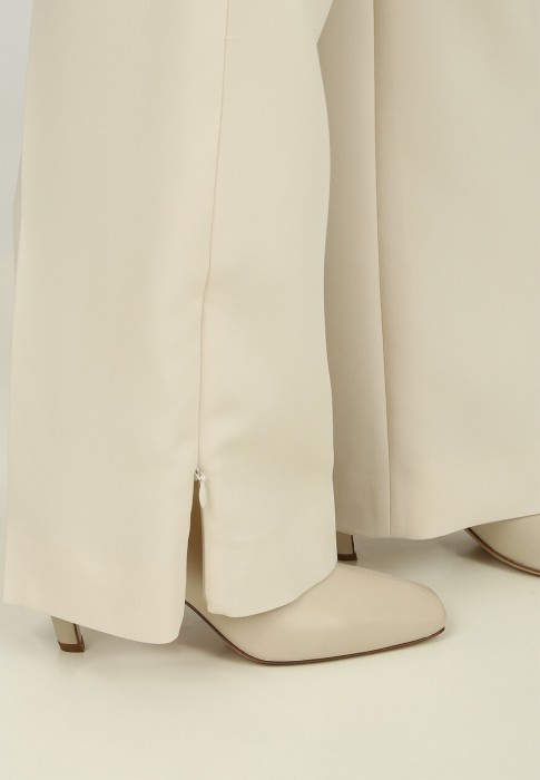 брюки  из проверенных материалов спереди