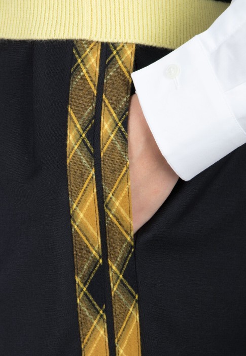 брюки  из проверенных материалов спереди