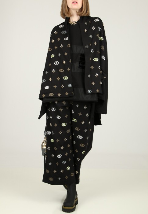 брюки  по цене 50330 руб вид справа