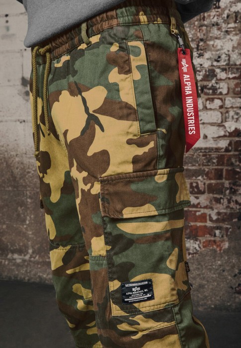 брюки  универсального стиля с лицевой стороны